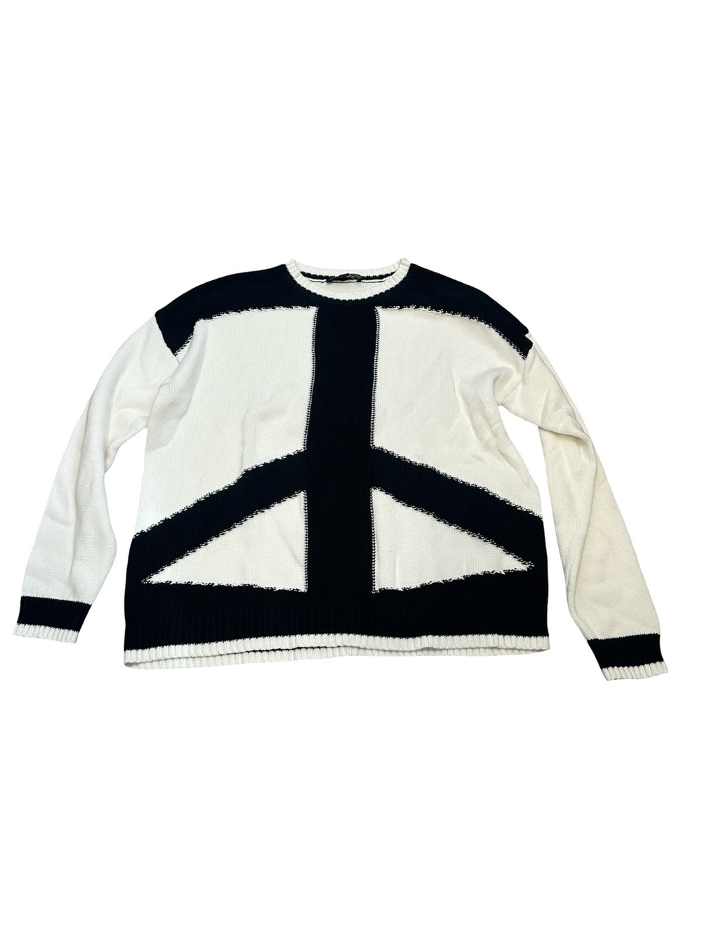 NWOT Charlie B Women’s P/S Black & White Graphic Crewneck Sweater